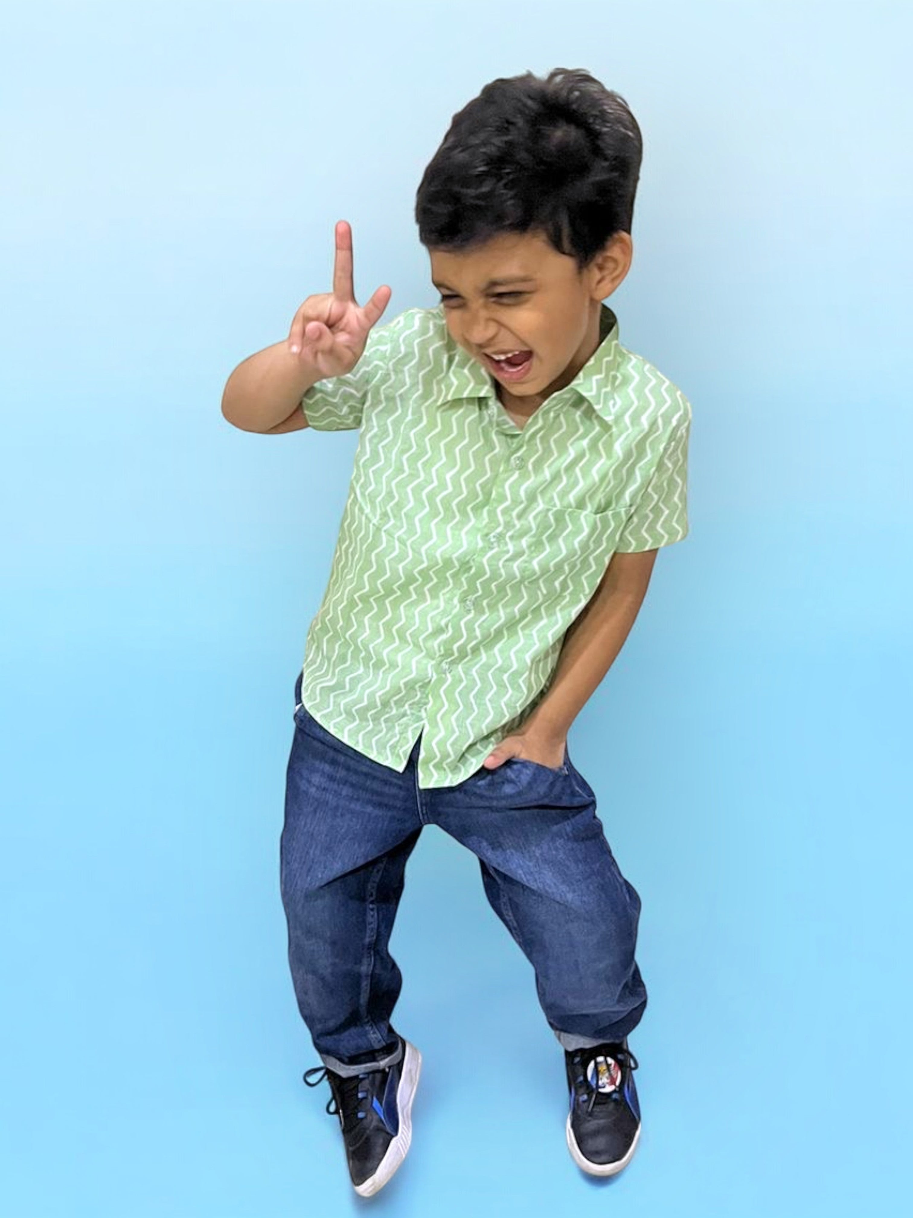 Boys Green Chevron Half Sleeves Spread Collar Shirt