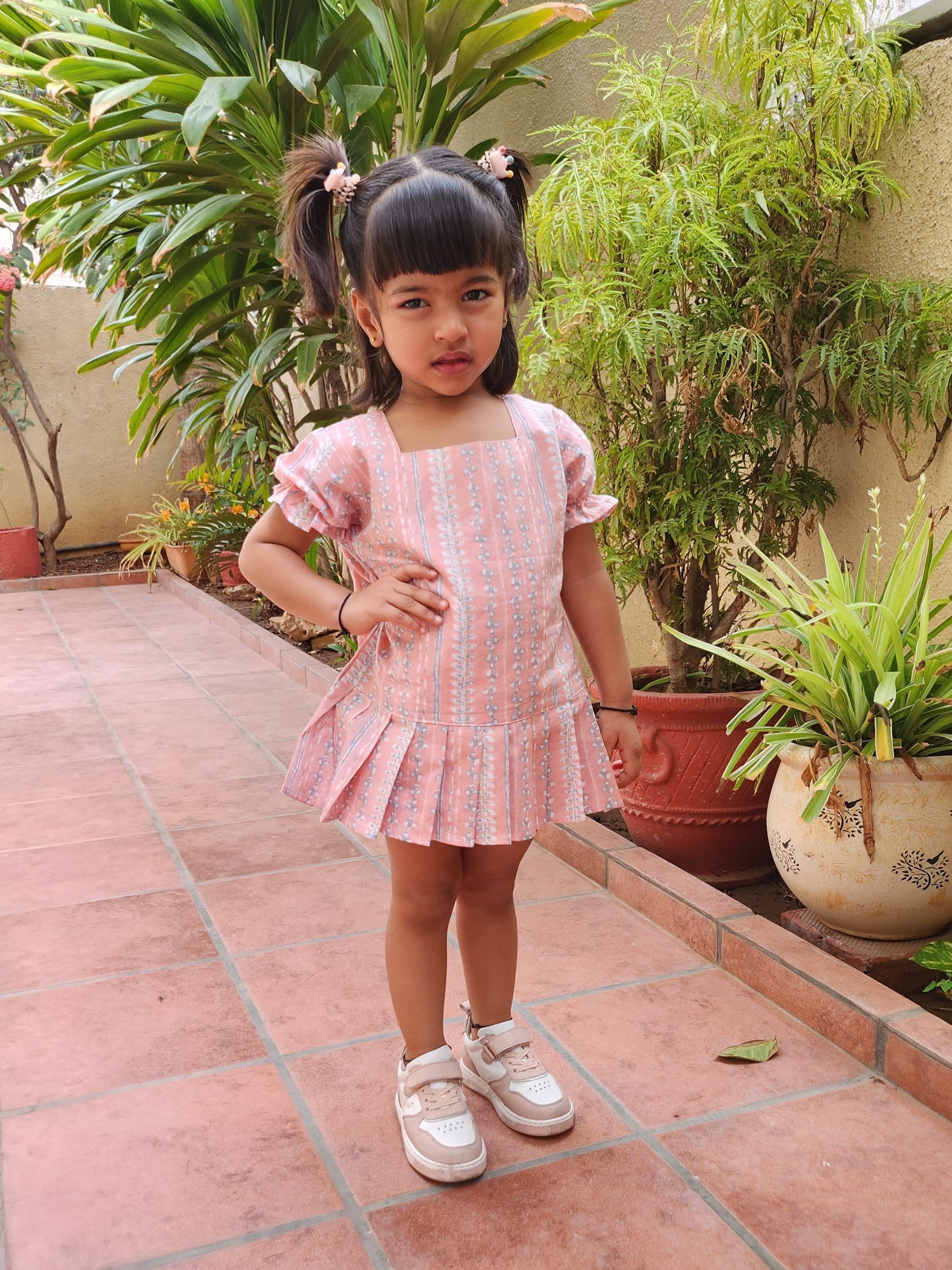 Girls Peach Balloon Sleeves Knife Pleated Dress