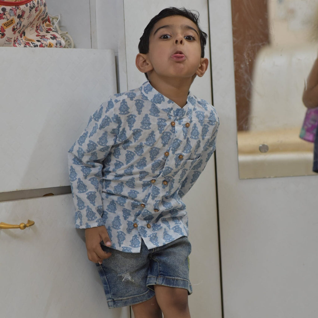 Boys White Motif Full Sleeves Mandarin Collar Double Button Shirt